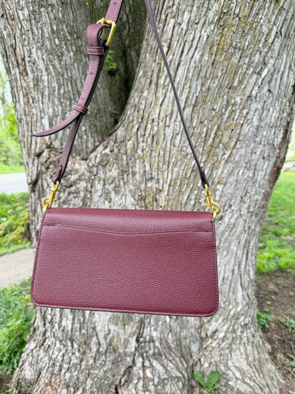 Coach Pebbled Leather Crossbody in Burgundy with Gold Hardware - Picture 4 of 8
